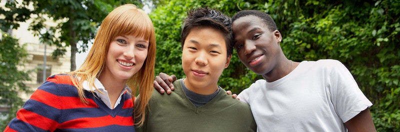 Junge Leute aus verschiedenen Kulturen